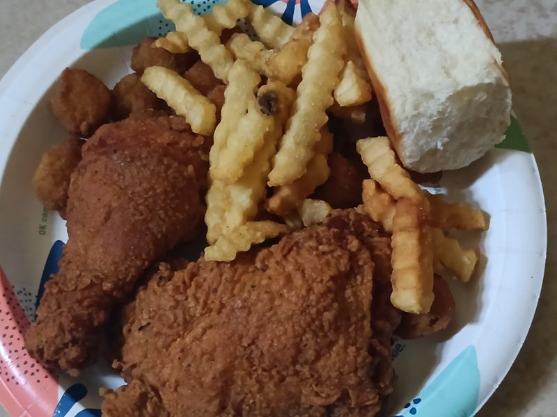 Louisiana Fried Catfish & Chicken food